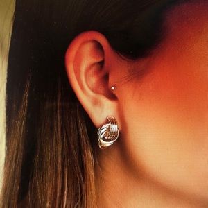 Lulu’s Gold Earrings